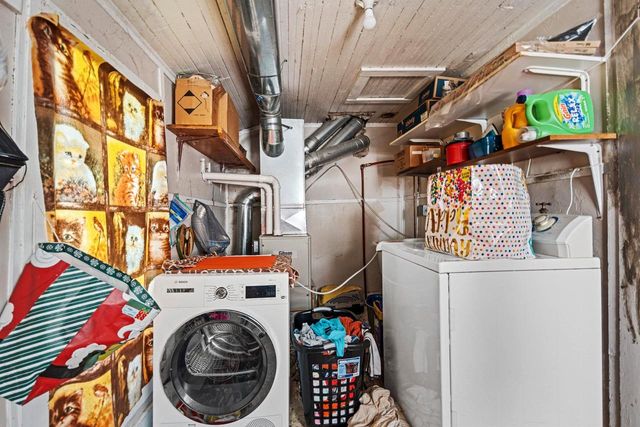 1013 WAUGOO AVENUE, Oshkosh, WI 54901