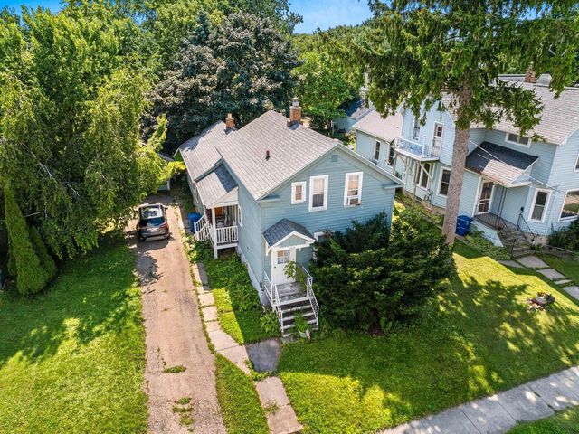 1013 WAUGOO AVENUE, Oshkosh, WI 54901