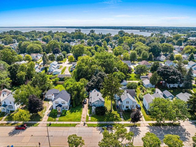 1013 WAUGOO AVENUE, Oshkosh, WI 54901