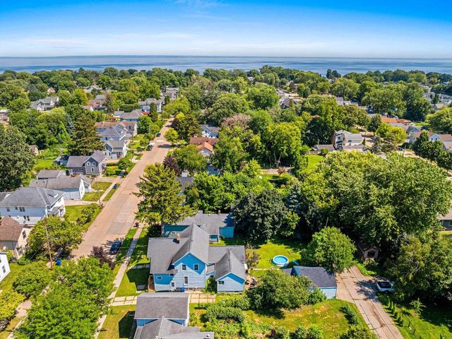 1013 WAUGOO AVENUE, Oshkosh, WI 54901