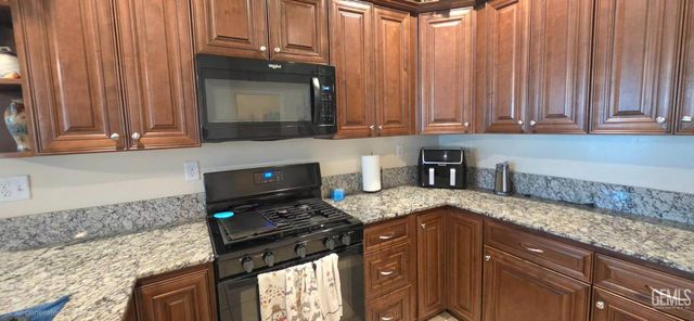 1611 Brea Street, Bakersfield, CA 93307