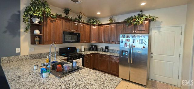 1611 Brea Street, Bakersfield, CA 93307