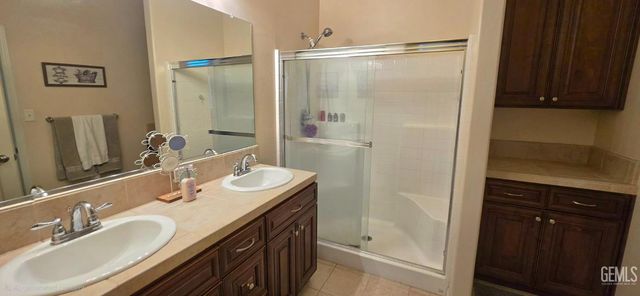 1611 Brea Street, Bakersfield, CA 93307