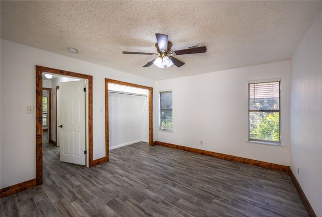 640 Ivy Ann Drive, Woodway, TX 76712