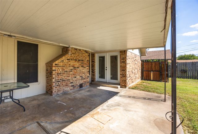 640 Ivy Ann Drive, Woodway, TX 76712