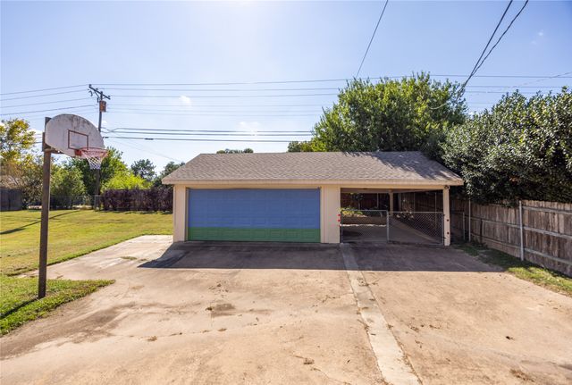 640 Ivy Ann Drive, Woodway, TX 76712