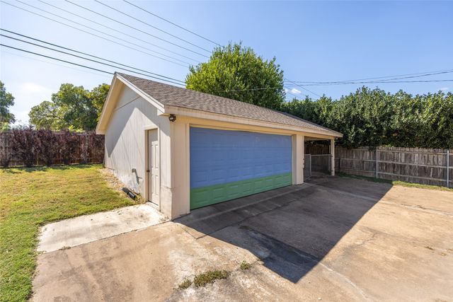 640 Ivy Ann Drive, Woodway, TX 76712