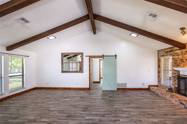 640 Ivy Ann Drive, Woodway, TX 76712