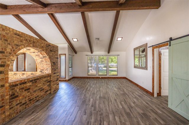 640 Ivy Ann Drive, Woodway, TX 76712