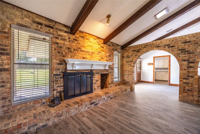 640 Ivy Ann Drive, Woodway, TX 76712