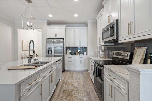 9208 FOX SPARROW ROAD, Tampa, FL 33626
