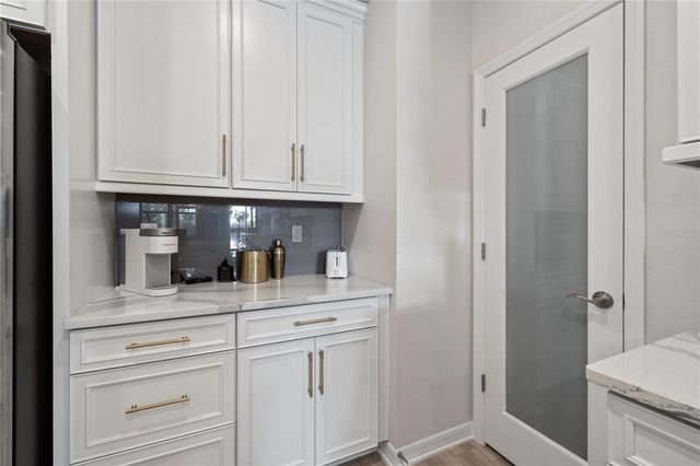 9208 FOX SPARROW ROAD, Tampa, FL 33626