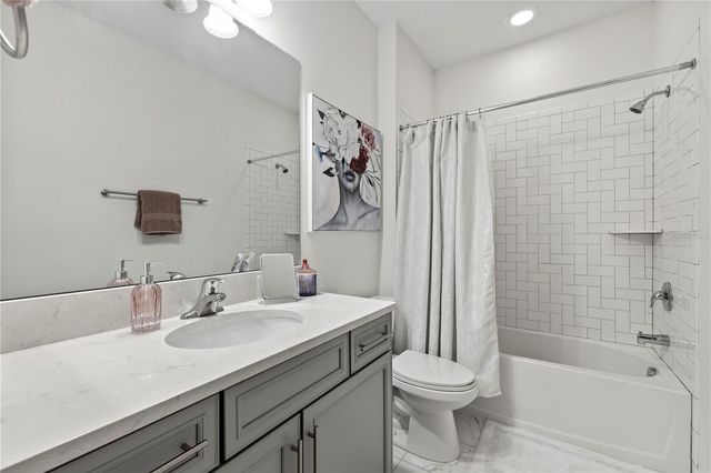 9208 FOX SPARROW ROAD, Tampa, FL 33626