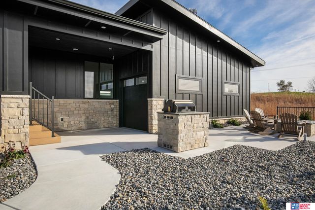902 S Lakeview Way, Ashland, NE 68003