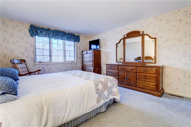 17 Chenin Run, Perinton, NY 14450