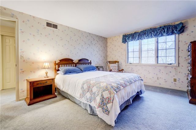 17 Chenin Run, Perinton, NY 14450