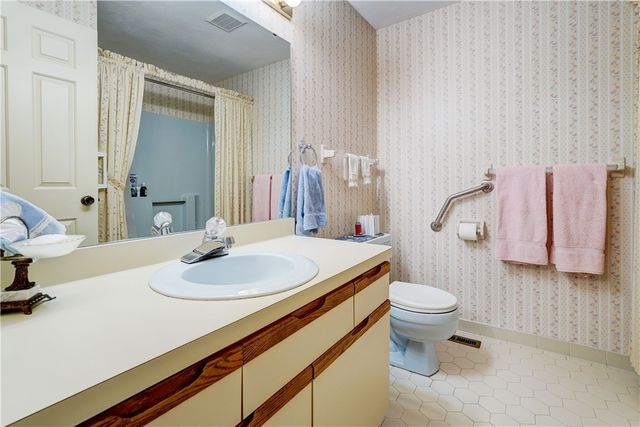 17 Chenin Run, Perinton, NY 14450