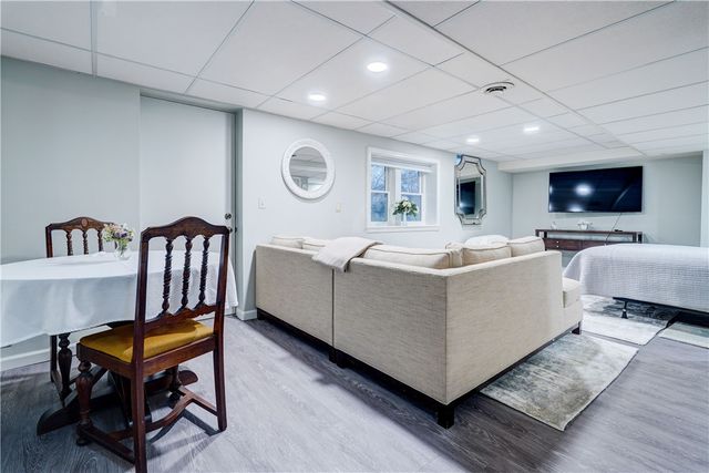 17 Chenin Run, Perinton, NY 14450