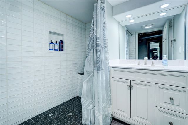 17 Chenin Run, Perinton, NY 14450