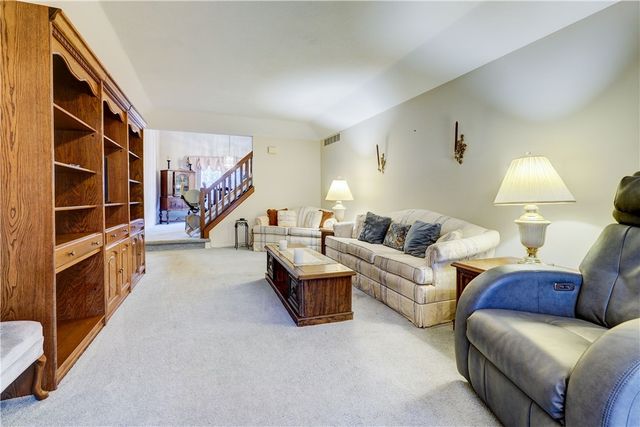 17 Chenin Run, Perinton, NY 14450