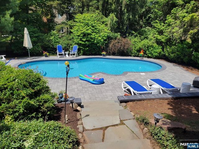 465 Contant Avenue, Haworth, NJ 07641