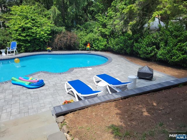 465 Contant Avenue, Haworth, NJ 07641