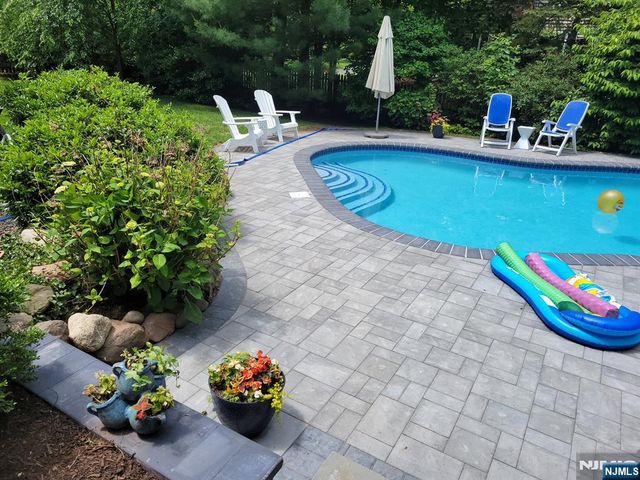 465 Contant Avenue, Haworth, NJ 07641