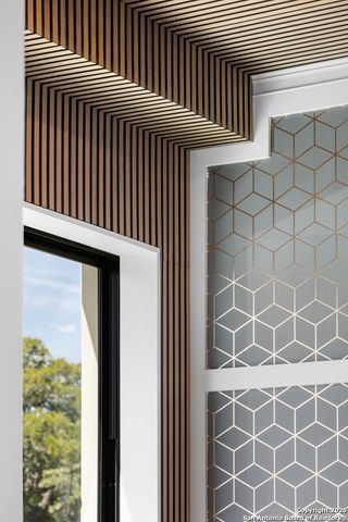 10899 S Hausman Rd 204, San Antonio, TX 78249