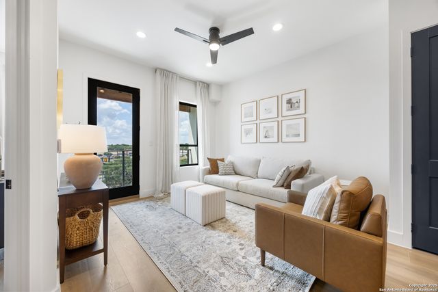 10899 S Hausman Rd 204, San Antonio, TX 78249