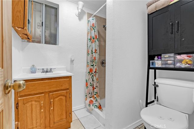 8810 MENLO Avenue, Los Angeles, CA 90044