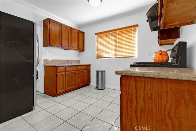 8810 MENLO Avenue, Los Angeles, CA 90044