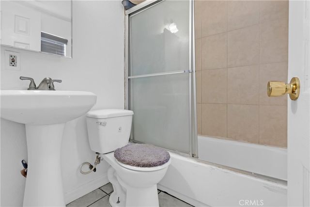 8810 MENLO Avenue, Los Angeles, CA 90044