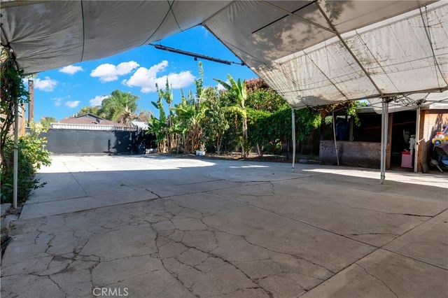 8810 MENLO Avenue, Los Angeles, CA 90044