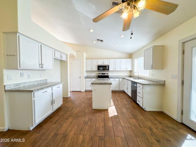 7417 W JONES Avenue, Phoenix, AZ 85043