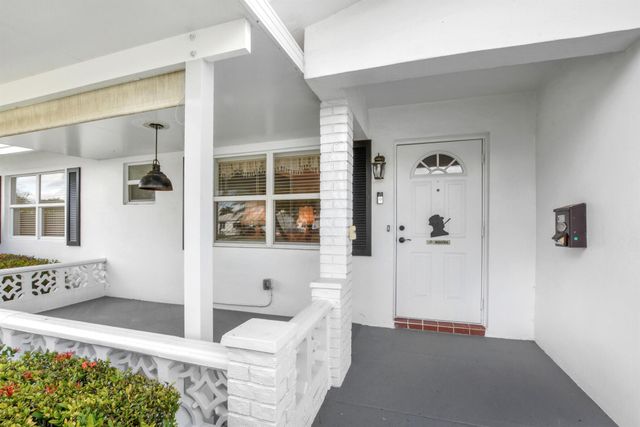 511 SW 18th Street, Boynton Beach, FL 33426