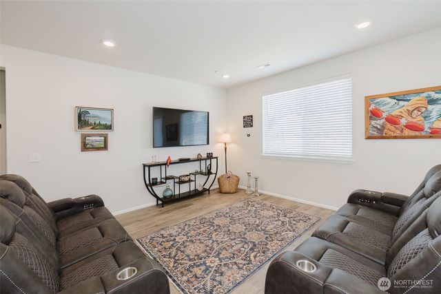 909 Timberline Avenue, Bremerton, WA 98312