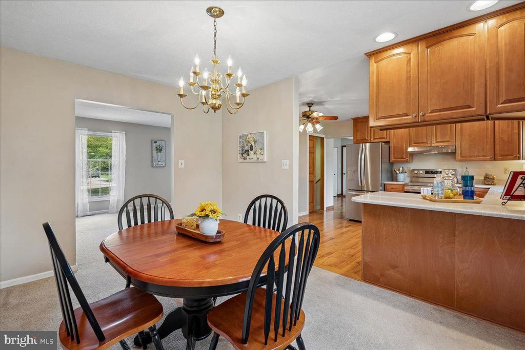 Image 21 of property listing at 4661 PALOMINO CT, Ellicott City, MD 21043