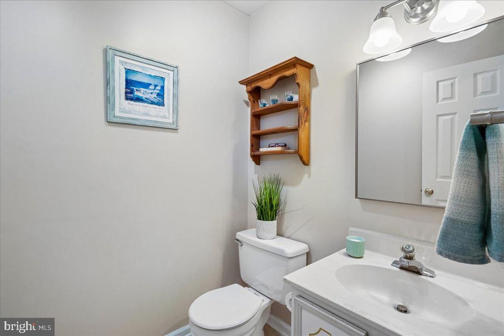 Image 6 of property listing at 4661 PALOMINO CT, Ellicott City, MD 21043