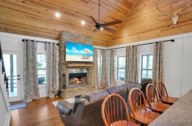 272 Briar Loop Road, Deatsville, AL 36022