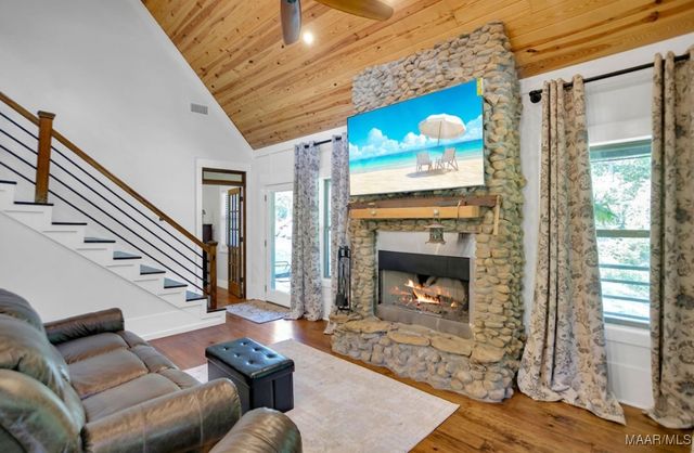 272 Briar Loop Road, Deatsville, AL 36022