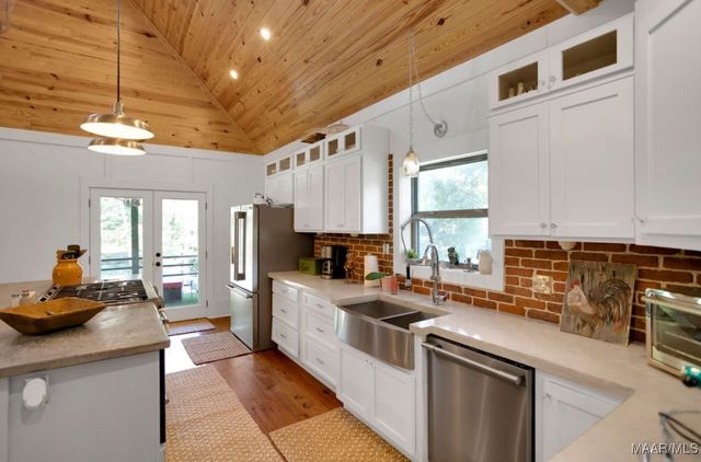 272 Briar Loop Road, Deatsville, AL 36022