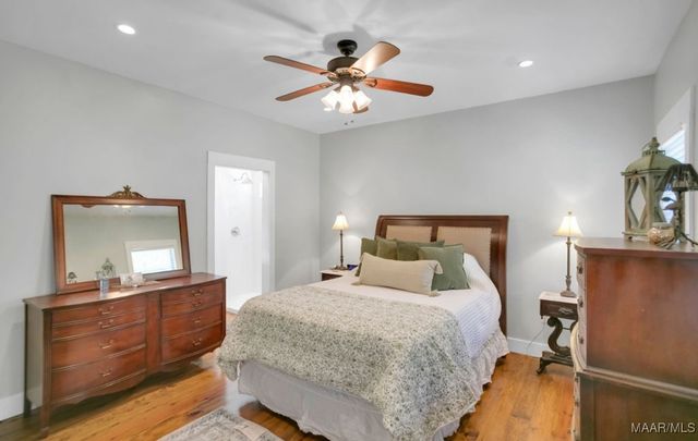 272 Briar Loop Road, Deatsville, AL 36022