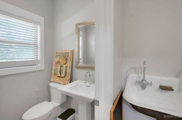 272 Briar Loop Road, Deatsville, AL 36022