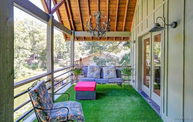 272 Briar Loop Road, Deatsville, AL 36022