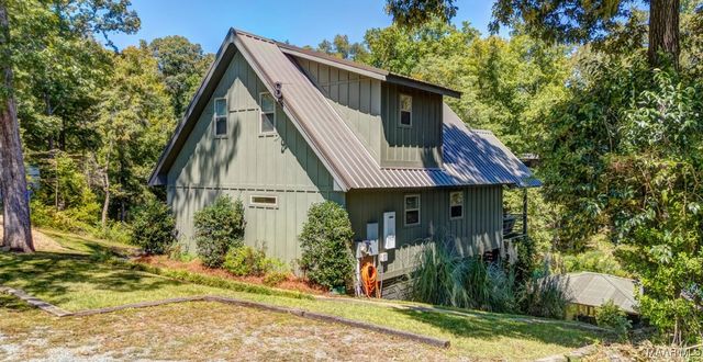 272 Briar Loop Road, Deatsville, AL 36022