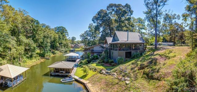 272 Briar Loop Road, Deatsville, AL 36022