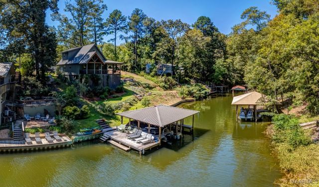 272 Briar Loop Road, Deatsville, AL 36022