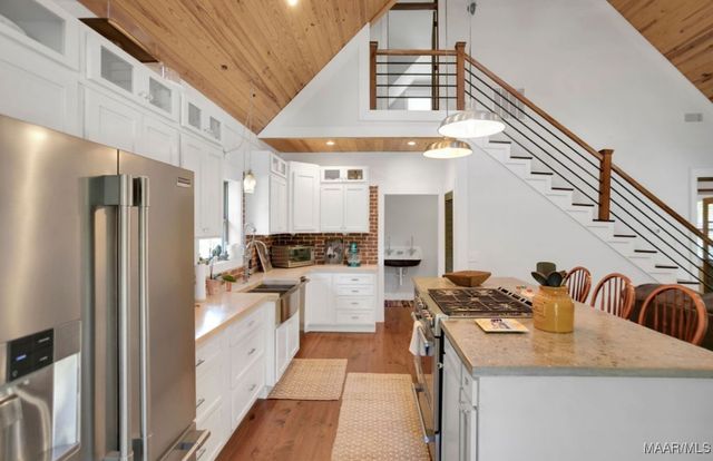 272 Briar Loop Road, Deatsville, AL 36022