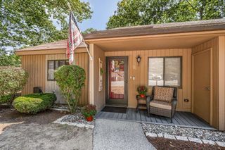20 Essex Green Court # 20, Merrimack, NH 03054