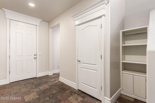 6829 S Cortazar Court, Tucson, AZ 85756